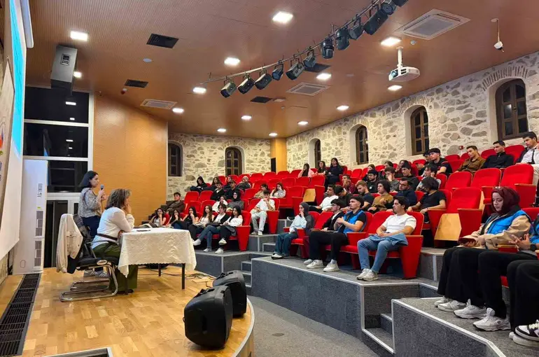 Öğrenci yurdunda Kur’an-ı Kerim eğitimi sürüyor

