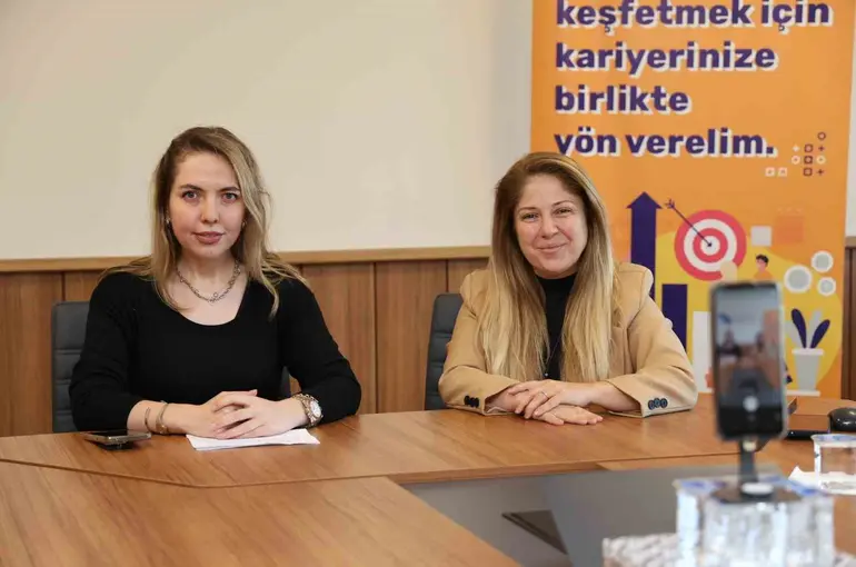 Öğrencilerle kariyer yolculuğu konuşuldu

