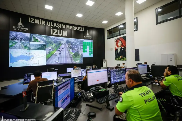 Okul trafiği İZUM’un yakın takibinde
