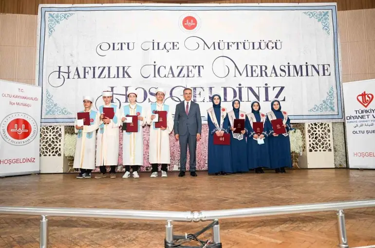Oltu’da 54 hafız için icazet merasimi düzenlendi
