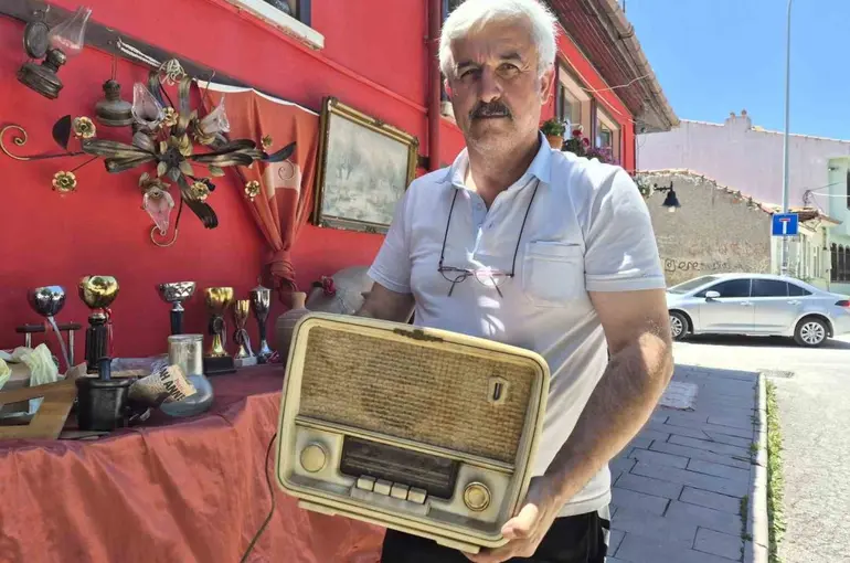 Ölüm haberinin düştüğü evlerden çıkarılan ve hikayesi olan antikalar
