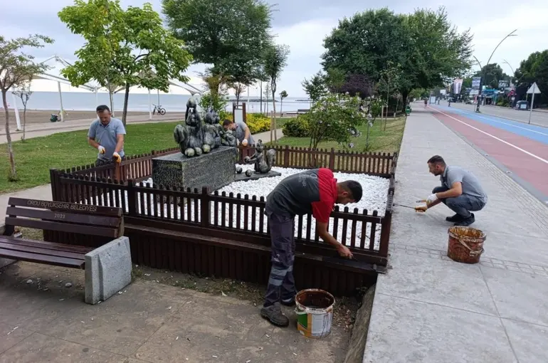 Ordu’da kent mobilyaları bakıma alınıyor
