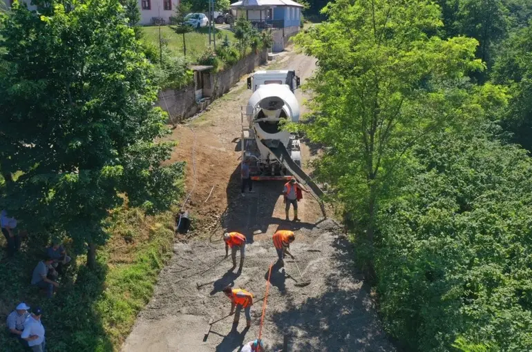 Ordu’nun kırsal mahallelerinde beton yol çalışmaları
