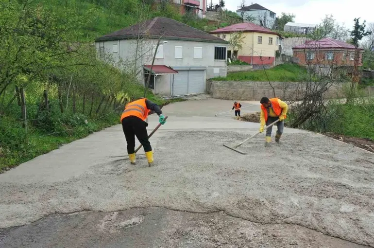 Ordu’nun kırsalında beton yol çalışmaları devam ediyor
