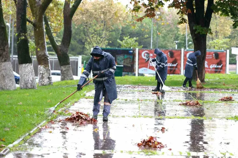 Osmangazi Belediyesi’nden sonbahar temizliği
