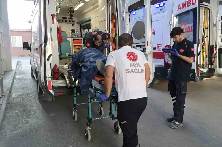 Otobüs içerisinde düşen yolcu yaralandı
