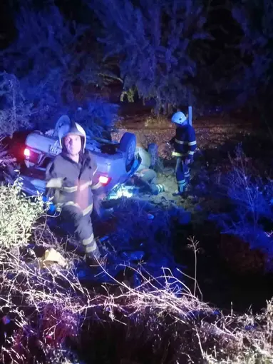 Otomobil şarampole yuvarlandı: 3 yaralı

