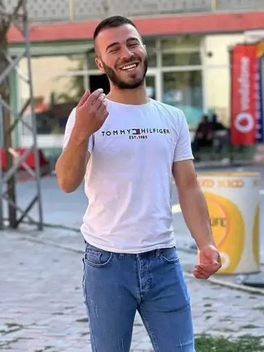 Otomobilin çarptığı genç hayatını kaybetti
