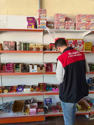Palu’da marketlere gıda denetimi
