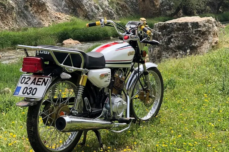 Park halindeki motosiklet çalındı
