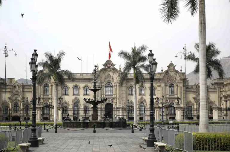 Peru Kongresi, Devlet Başkanı Jeri’yi görevden aldı
