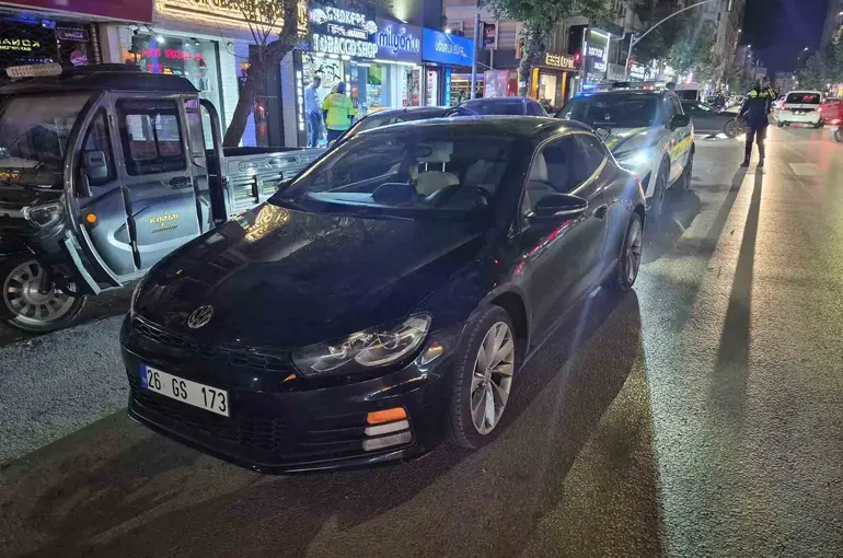 Polise mukavemet gösteren araç sürücüsü gözaltına alındı
