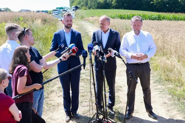 Polonya Başbakanı Tusk: "Ülkeye isabet eden cisim, Rus Kh-101 seyir füzesi"
