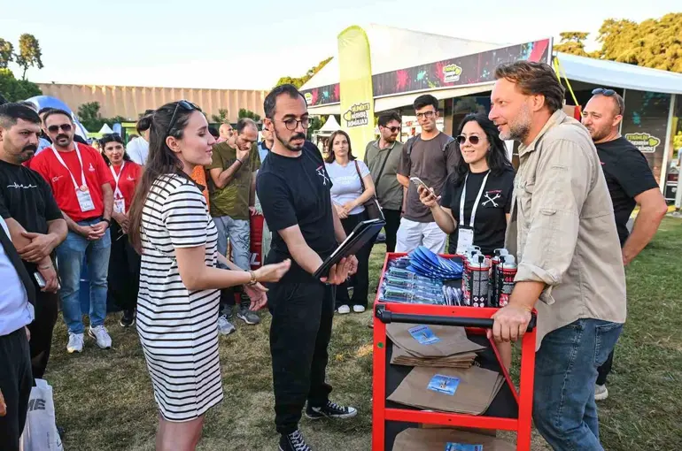 Red Bull Karton Tekne Yarışması fuar coşkusuna renk kattı

