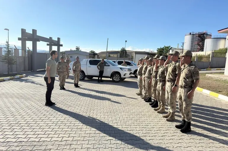 Refahiye Kaymakamı Taşkıran, jandarma karakolunu ziyaret etti
