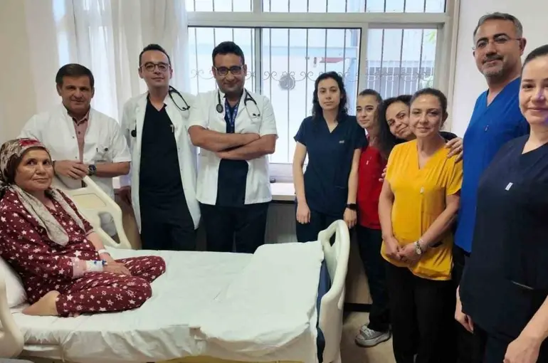 Riskli ameliyat, dünyada üçüncü kez Ege Üniversitesinde yapıldı

