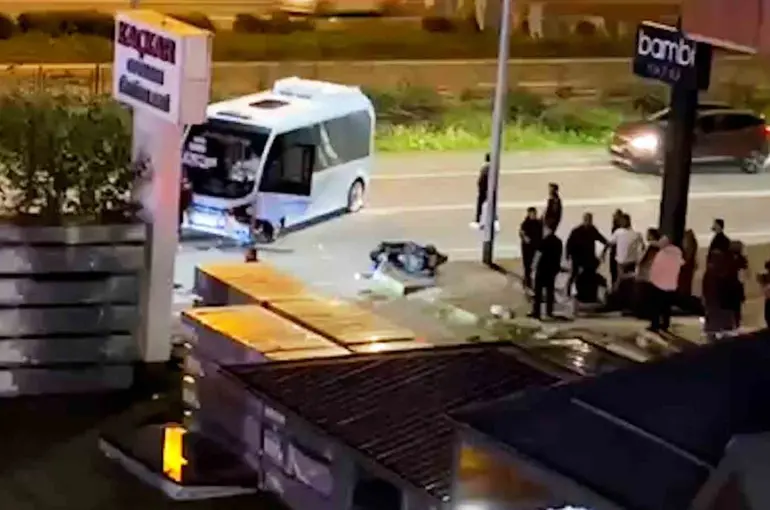 Rize’de minibüs ile motosiklet çarpıştı: 1 ölü
