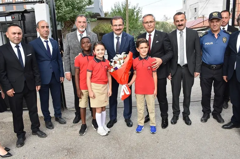 Salihli’de İlköğretim Haftası kutlandı
