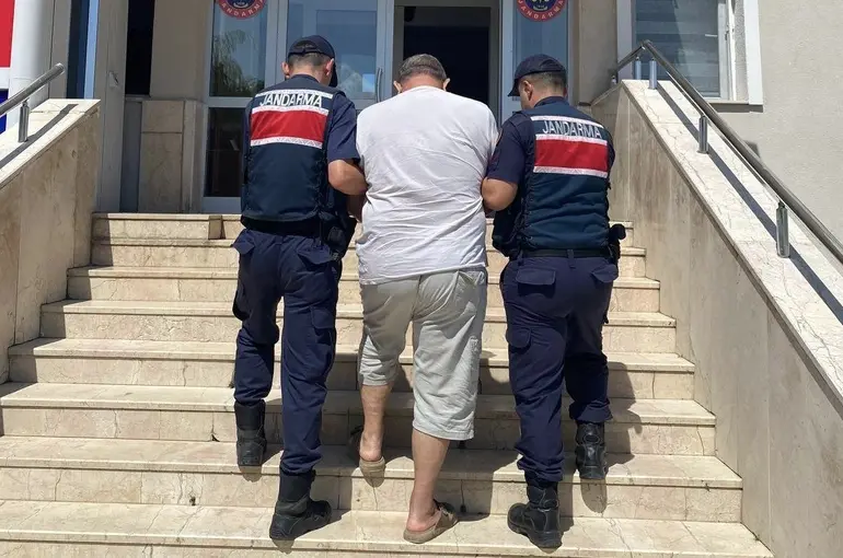 Samsun’da aranan iki hükümlü, jandarmaya yakalandı
