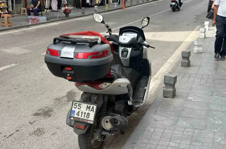 Samsun’da hafif ticari araç ile çarpışan motosikletli yaralandı
