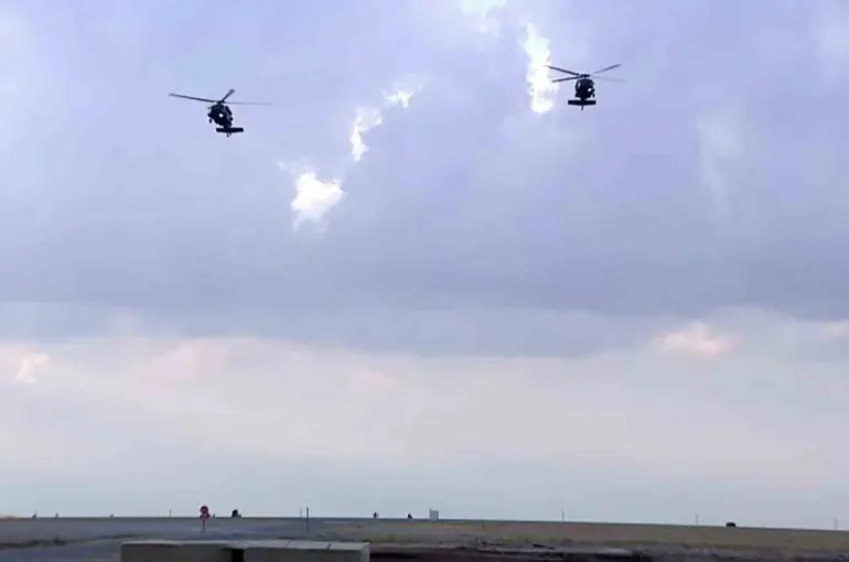 Şanlıurfa’da helikopterlerden gökyüzünde Harmandalı ve Zeybek şovu
