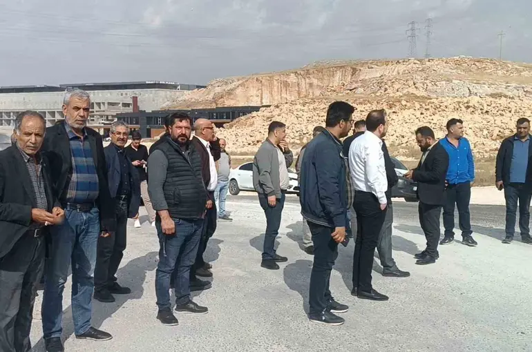 Şanlıurfa’da site esnafından kavşak talebi
