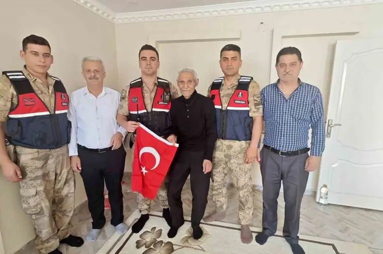 Sason’da şehit babalarına Babalar Günü ziyareti
