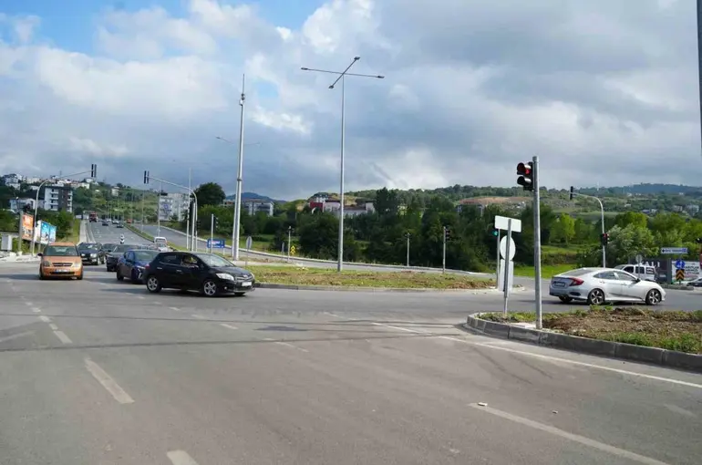 Şehir Hastanesi Kavşağı’na ışıklı önlem

