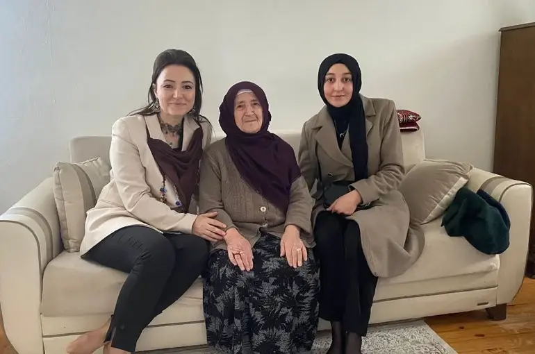 Şehit annesine ziyaret
