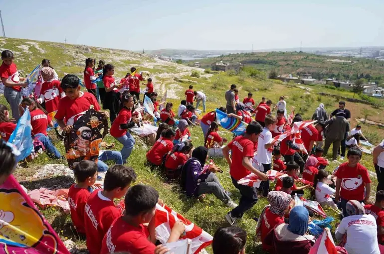 Şehitkamil’de 19 Mayıs coşkusu gökyüzüne taşındı
