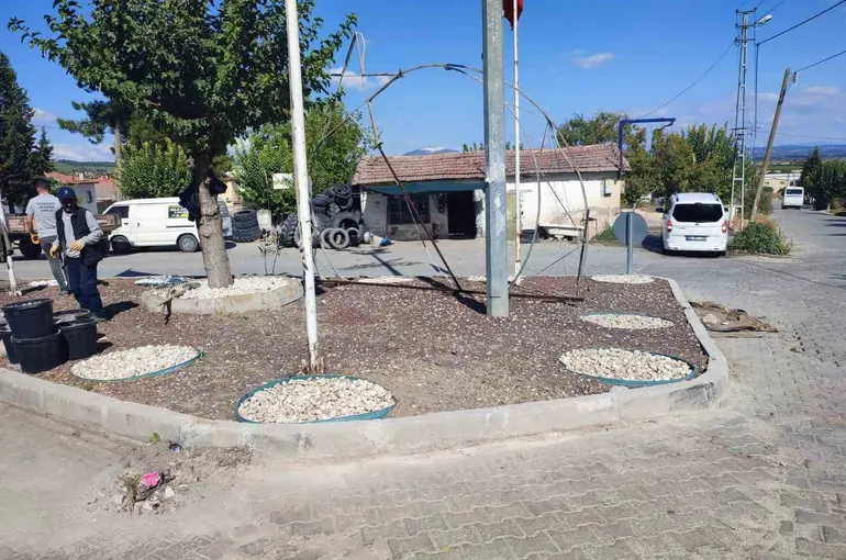 Şehzadeler’in kırsal mahallelerinde meydanlar yenileniyor
