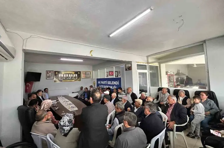 Selendi AK Parti’de mahalle başkanları toplandı
