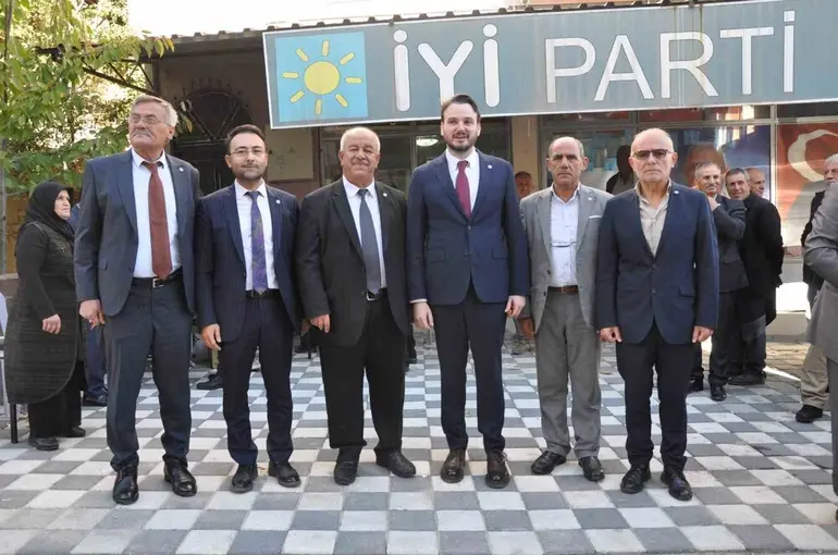 Selendi İYİ Parti’de İlhan Türk dönemi
