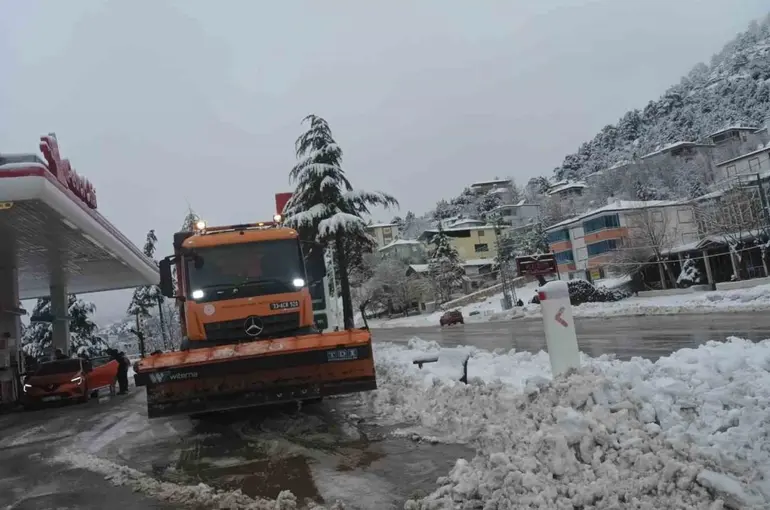 Sertavul Geçidinde ulaşım kontrollü sağlanıyor
