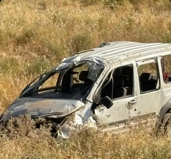 Siirt’te hafif ticari araç takla attı: 1 yaralı
