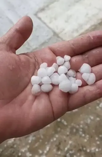 Silivri’de dolu yağışı etkili oldu

