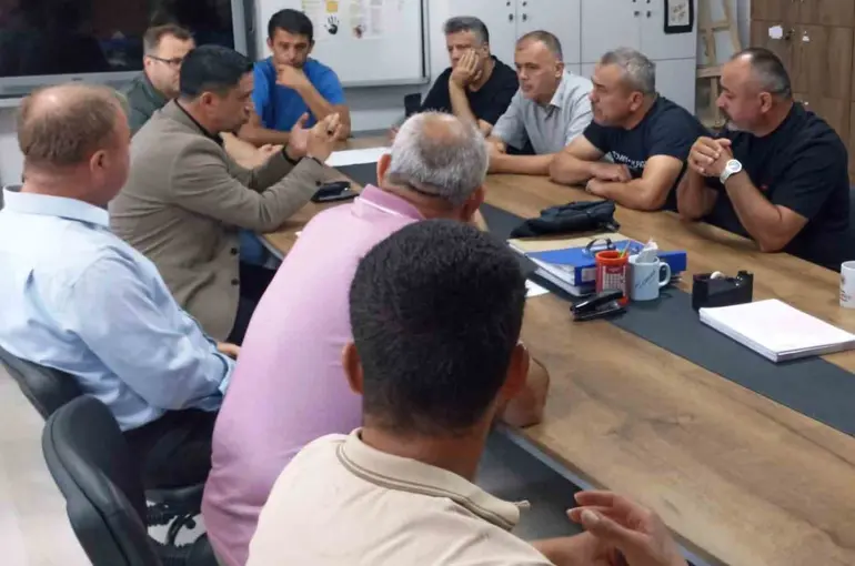 Simav’da yeni eğitim yılı öncesi okullarda hazırlık mesaisi
