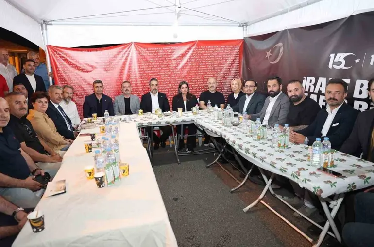 Sincan Belediye Başkanı Ercan, demokrasi nöbetine katıldı
