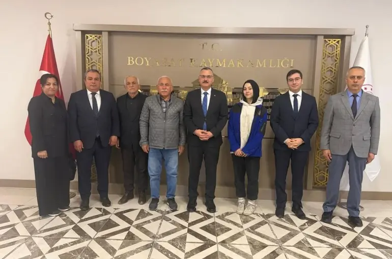 Sinoplu genç kız, azmiyle yılın çırağı olmaya aday
