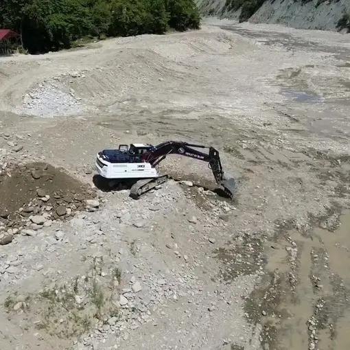 Sinop’ta muhtemel sel ve taşkınlara karşı "dere ıslahı" mesaisi
