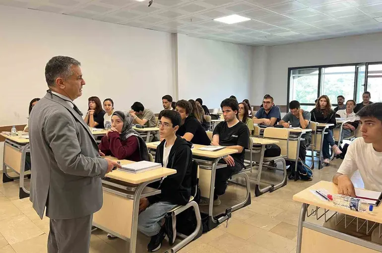 Sivas Halk Eğitimi Merkezinde üniversiteye hazırlık kursları başladı
