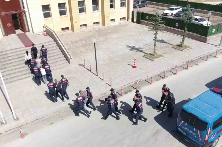 Sivas merkezli 6 ilde 850 milyon TL’lik nitelikli dolandırıcılık operasyonu
