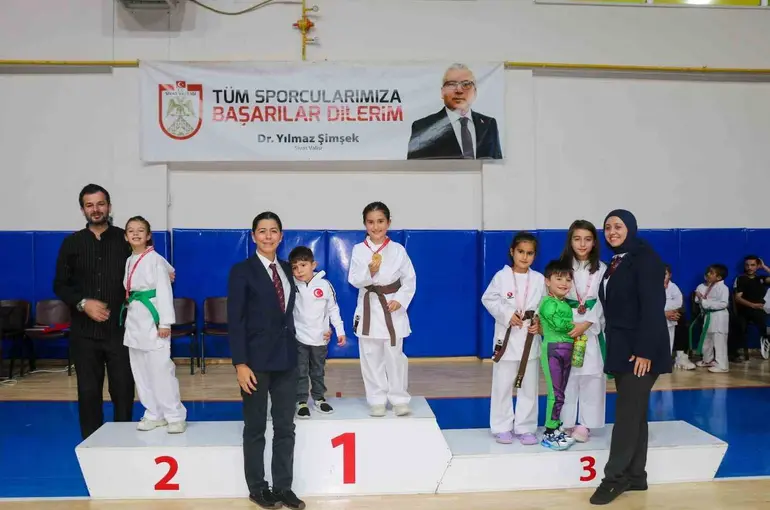 Sivas’ta 200 sporcu tatamiye çıktı
