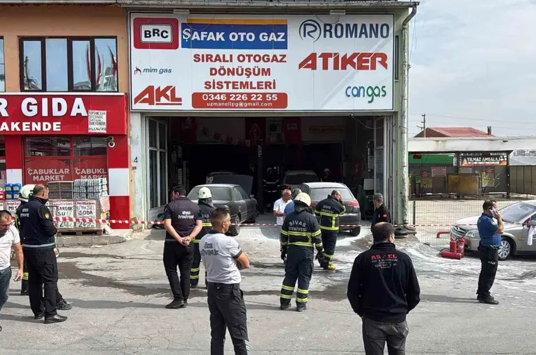 Sivas’ta toptancılar sitesinde patlama: Ekipler olay yerine geçiyor
