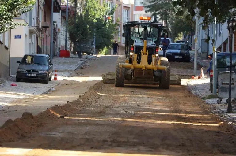 Söğüt’te üstyapı çalışmaları etap etap ilerliyor
