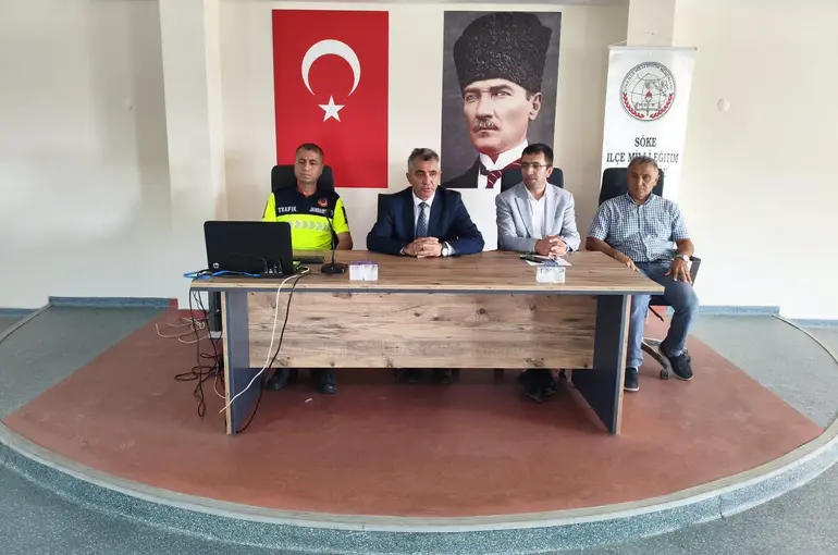 Söke’de öğrenci servis şoförleri ve rehber personele trafik eğitimi
