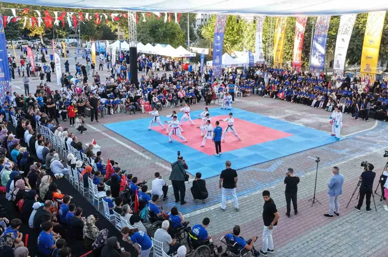 Sultangazi’de Yaz Spor Okulları kapanış töreni düzenlendi
