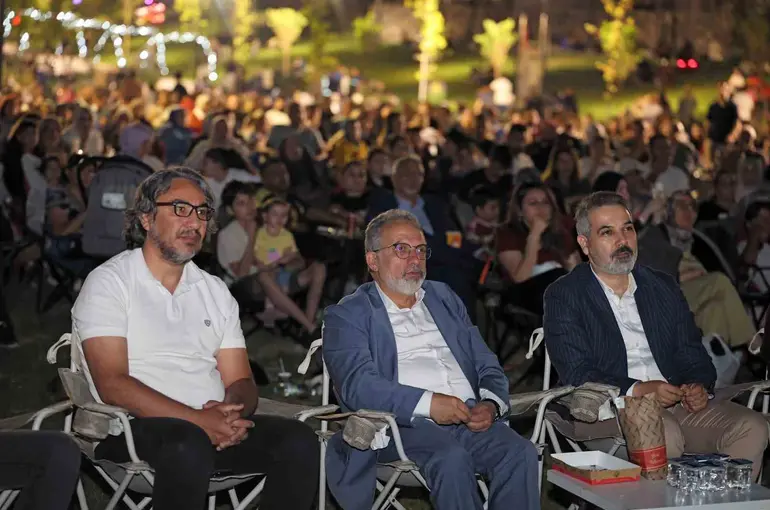 Talas’ta açık hava sinemasında ‘Asırlık Gece’ heyecanı
