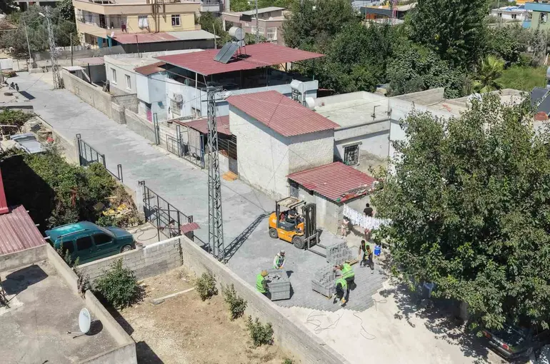 Tarsus’ta kırsal mahallelerde yol seferberliği
