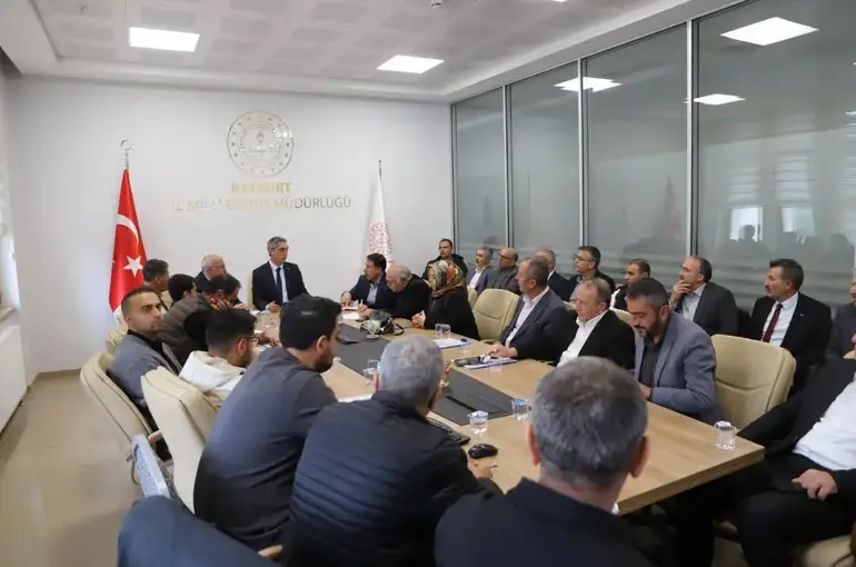 Taşımalı eğitimle ilgili çalışmalar toplantıda görüşüldü
